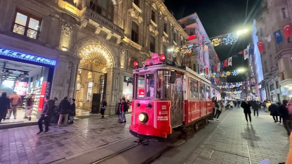 Istanbul Culinary Adventure: Discover Gourmet Street Food and Local Tasting | ®ExcursionMania - Image 6