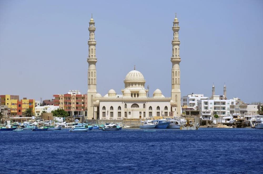 Hurghada: Private or Shared City Tour with Guide & Shopping | ®ExcursionMania - Image 3