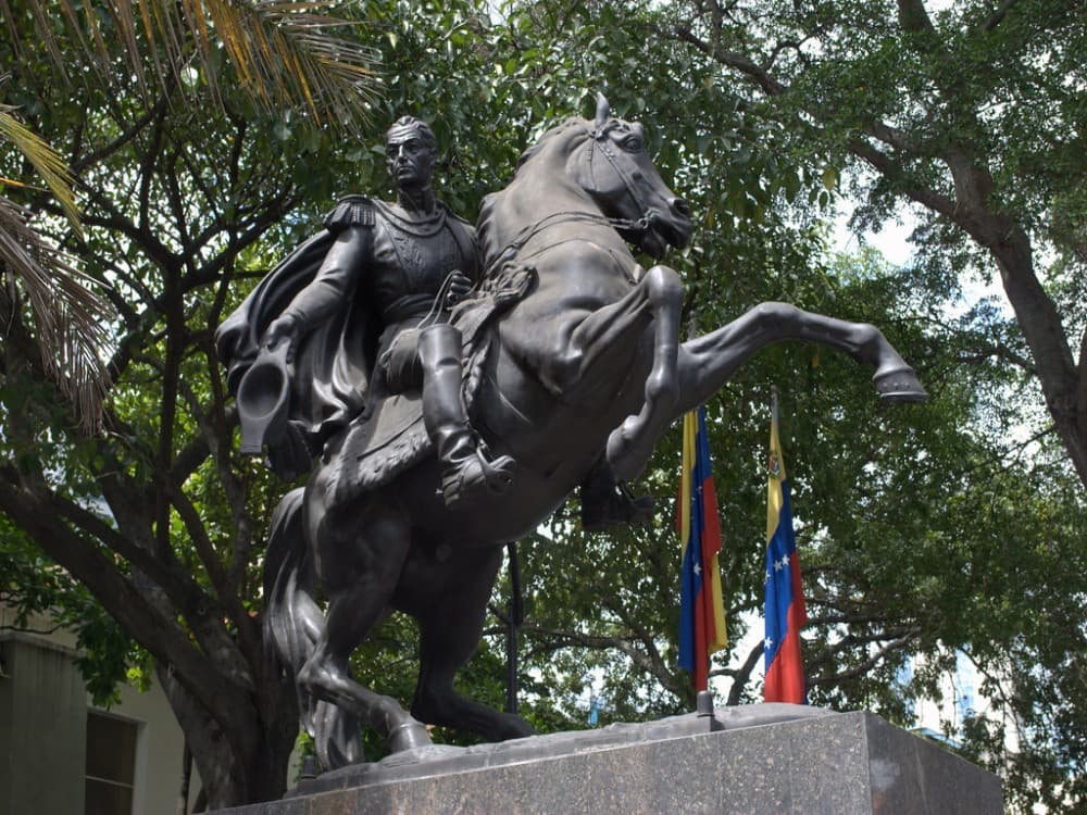 Bolivar Square