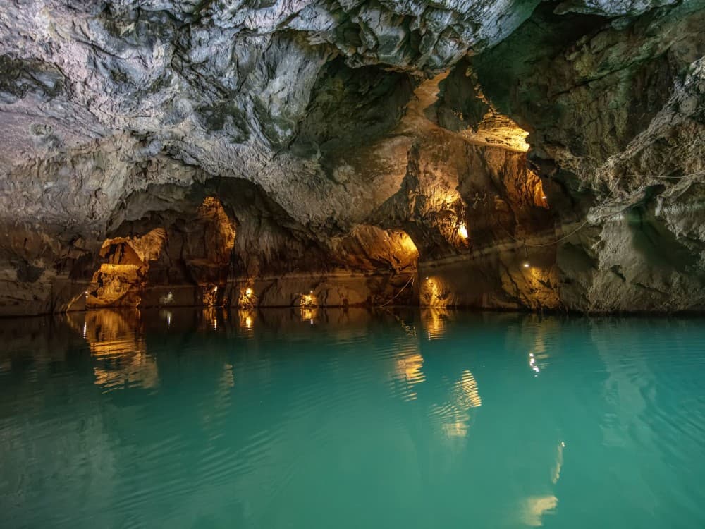 Discover Altinbesik Cave