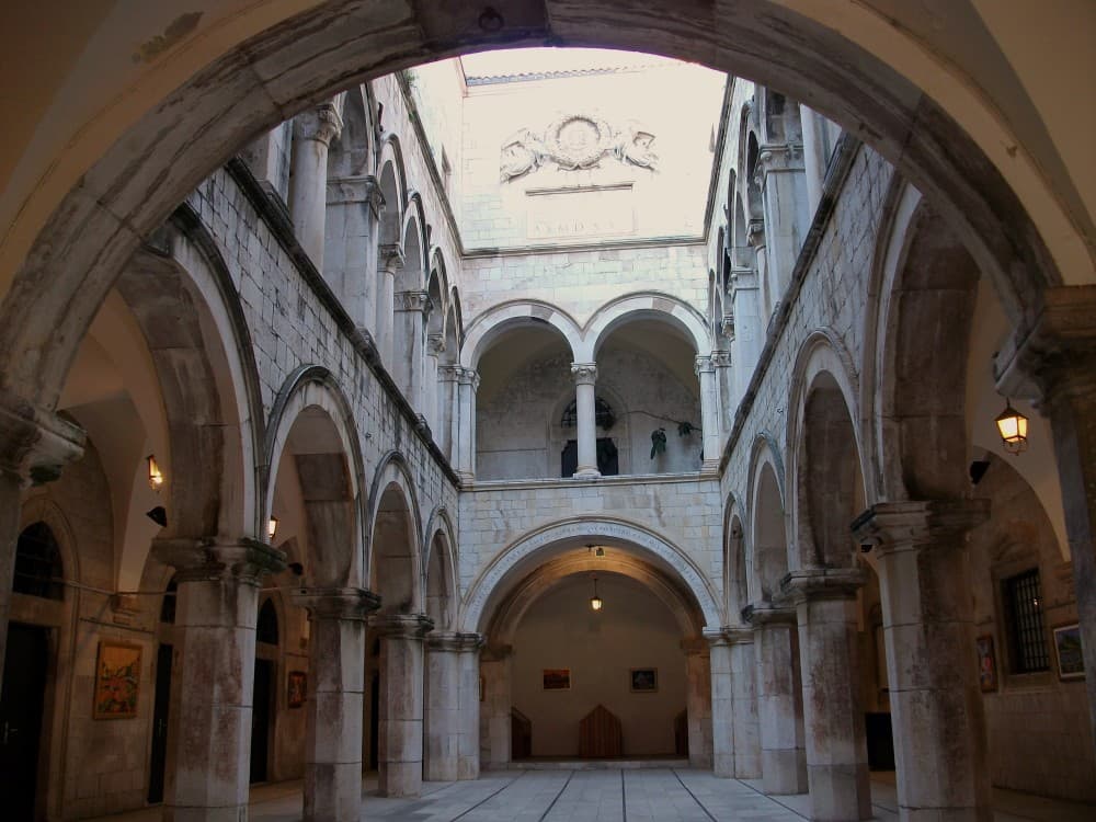 Dubrovnik: Sponza Palace | ®ExcursionMania
