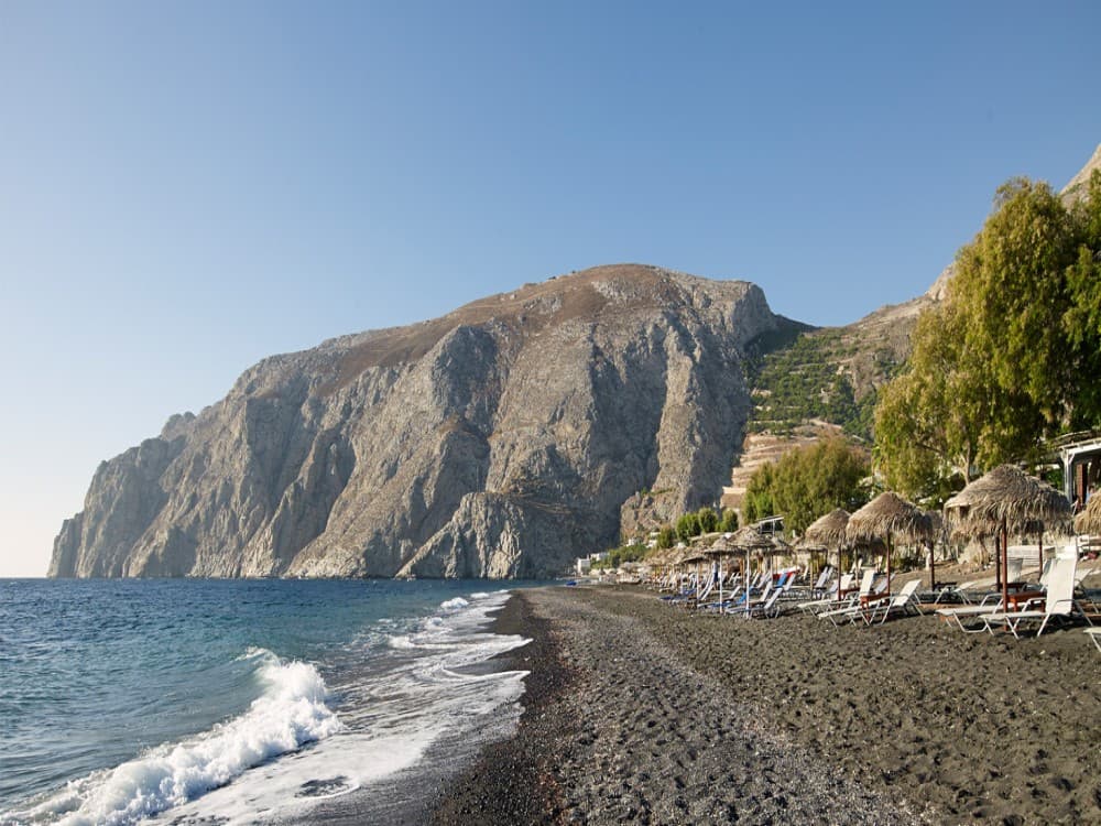 Santorini: Kamari Beach | ®ExcursionMania