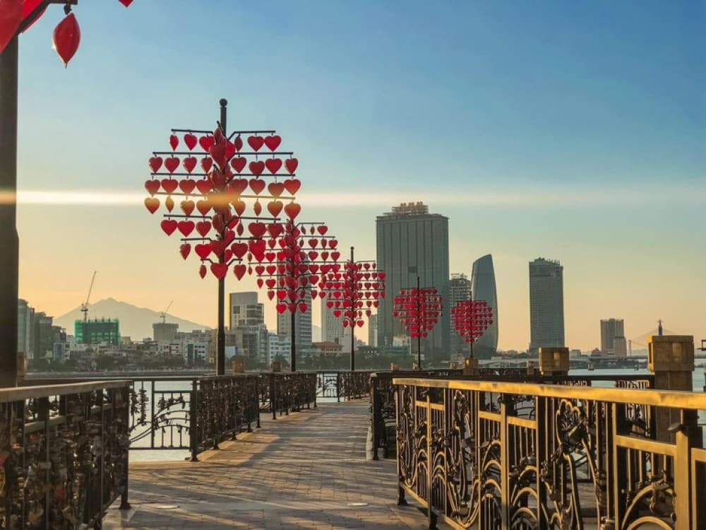 Love Lock Bridge Da Nang