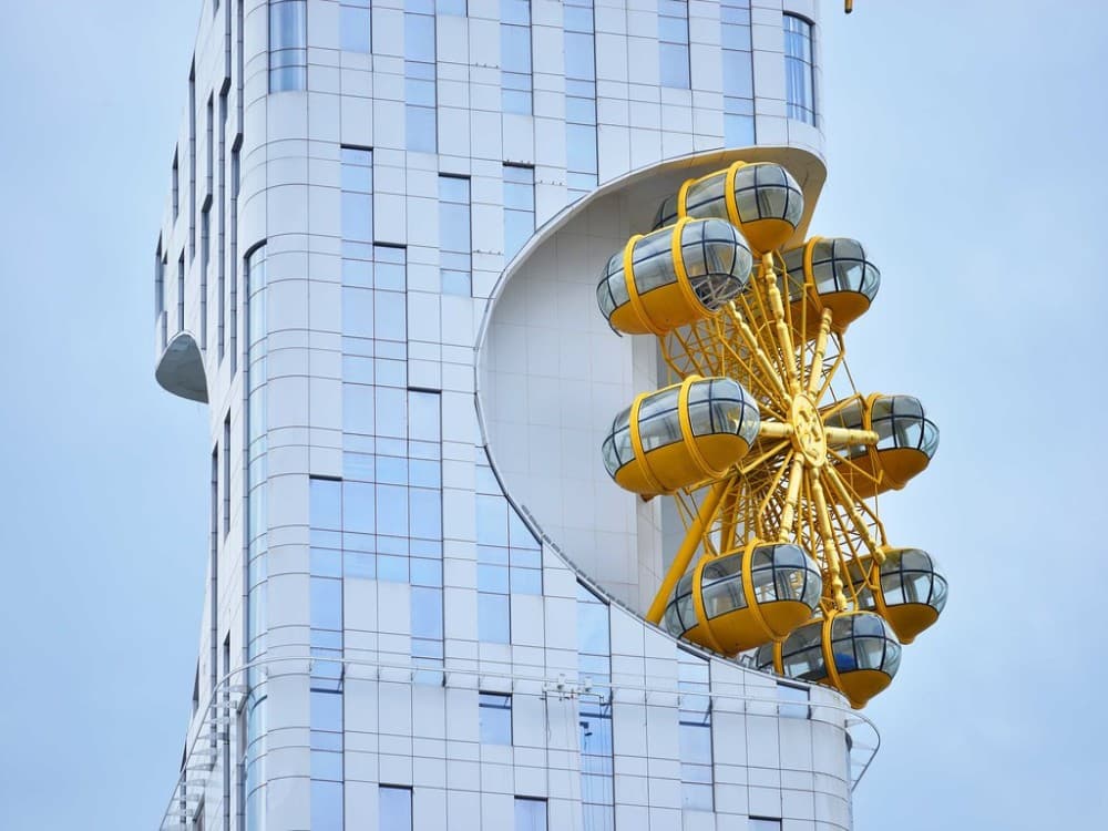 Batumi: Batumi Tower Ferris Wheel | ®ExcursionMania