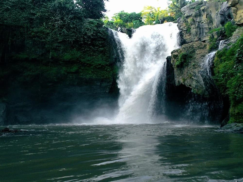 Tegenungan Waterfall