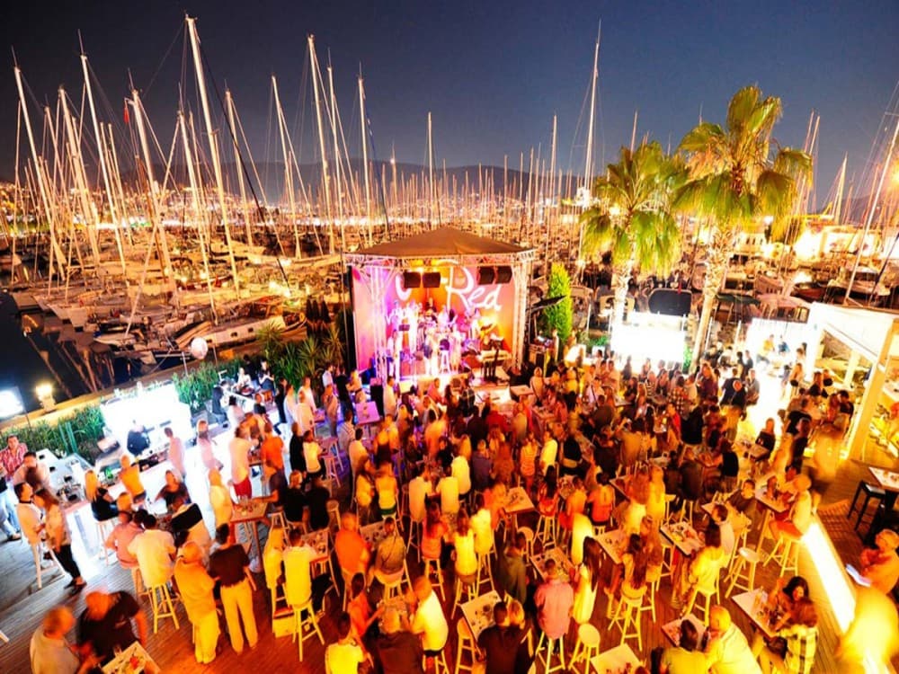 Is Marmaris good for nightlife?