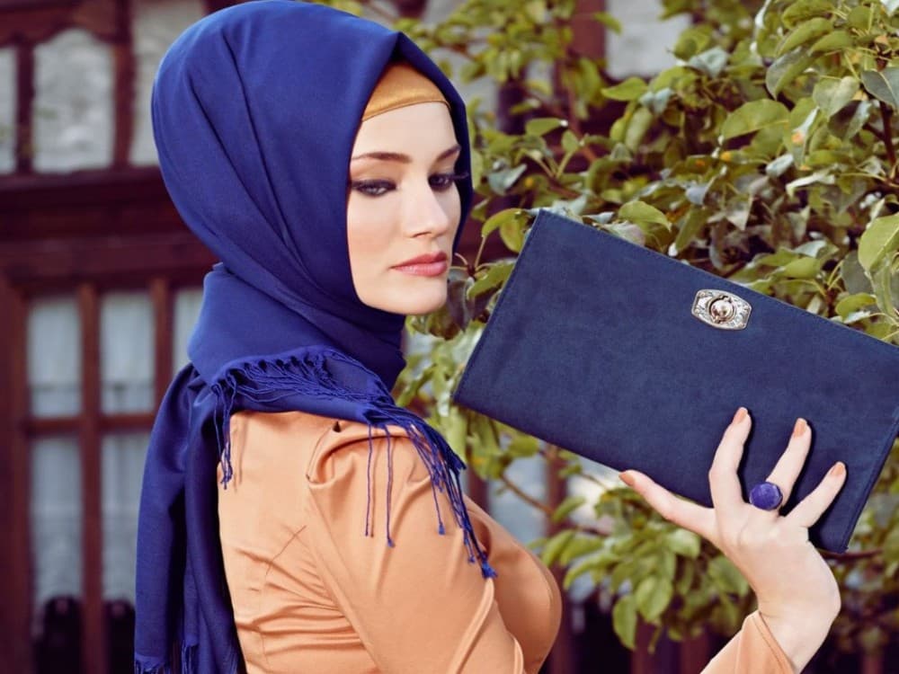 Do you have to wear a hijab in Turkey?