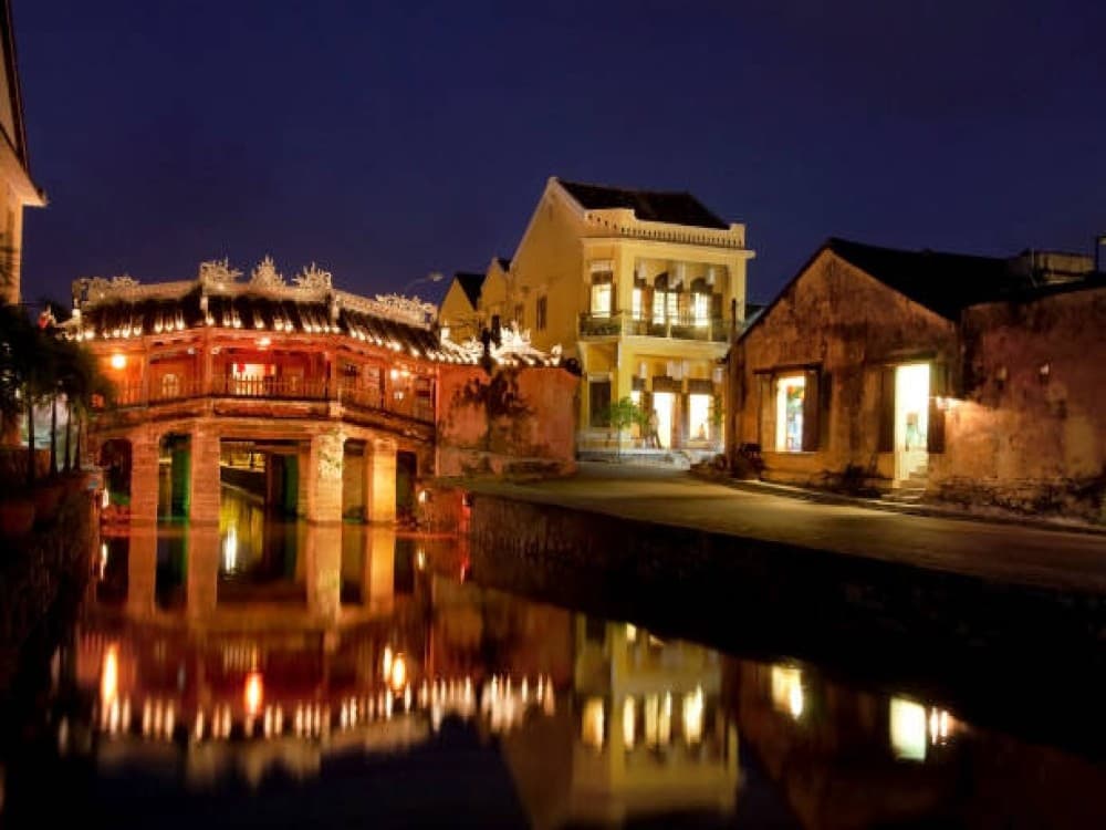 Japanese Covered Bridge (Chua Cau)