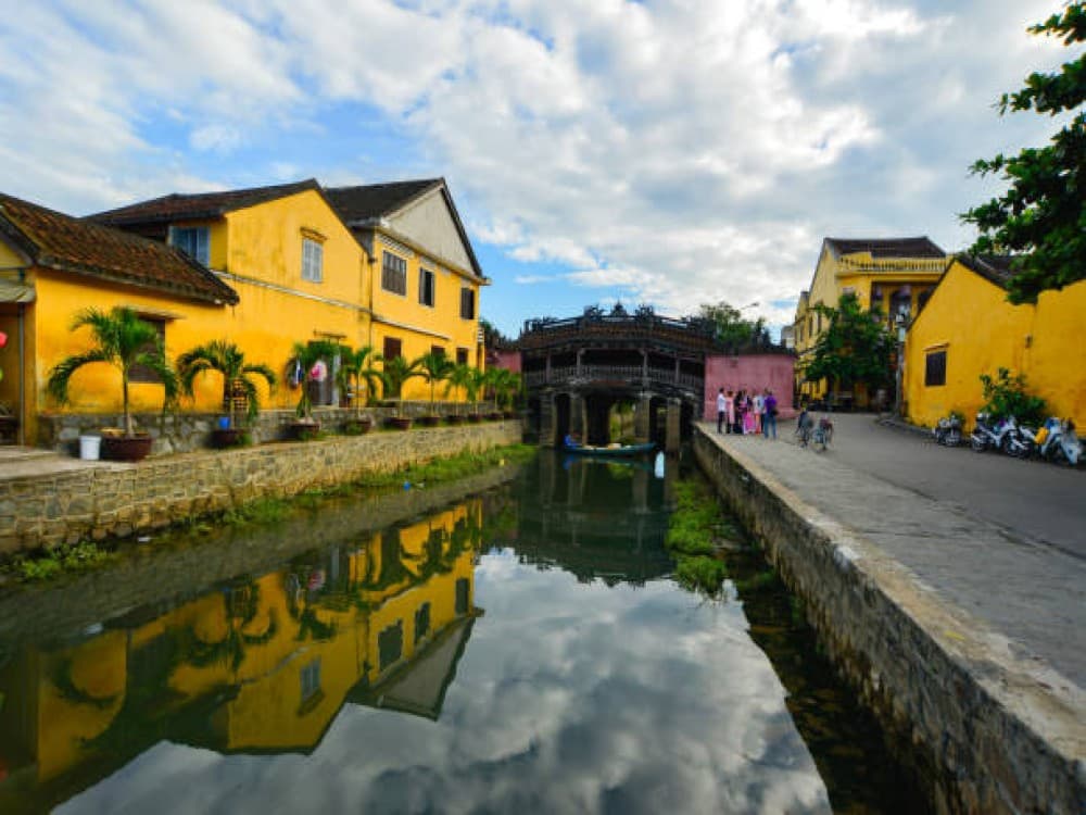 Japanese Covered Bridge (Chua Cau)