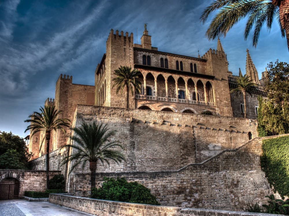 Mallorca: Royal Palace of La Almudaina | ®ExcursionMania