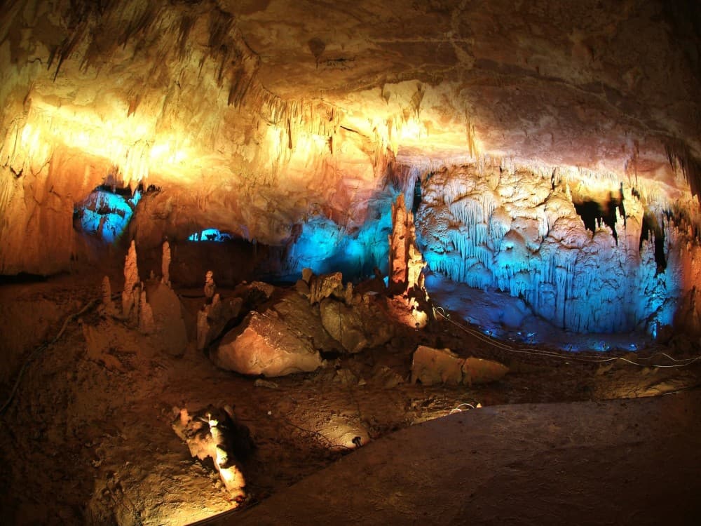 Kutaisi: Sataplia Cave and Nature Reserve | ®ExcursionMania
