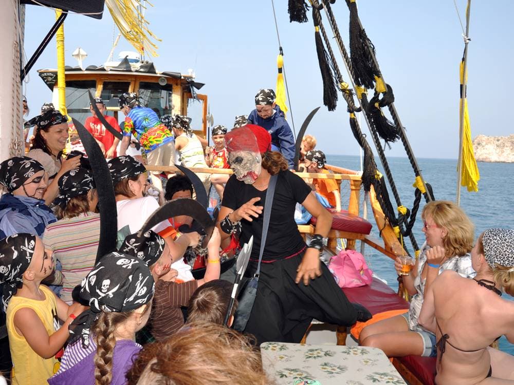 Alanya Pirate Boat Tours