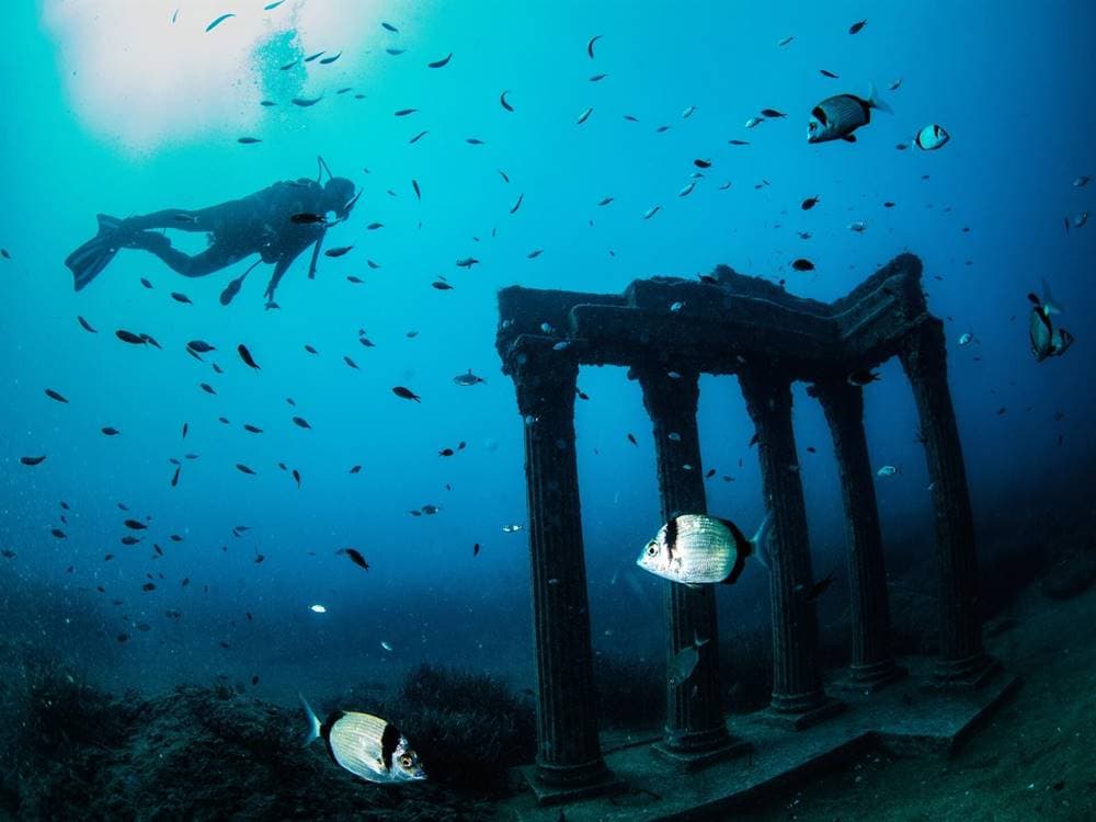 Side Scuba Diving