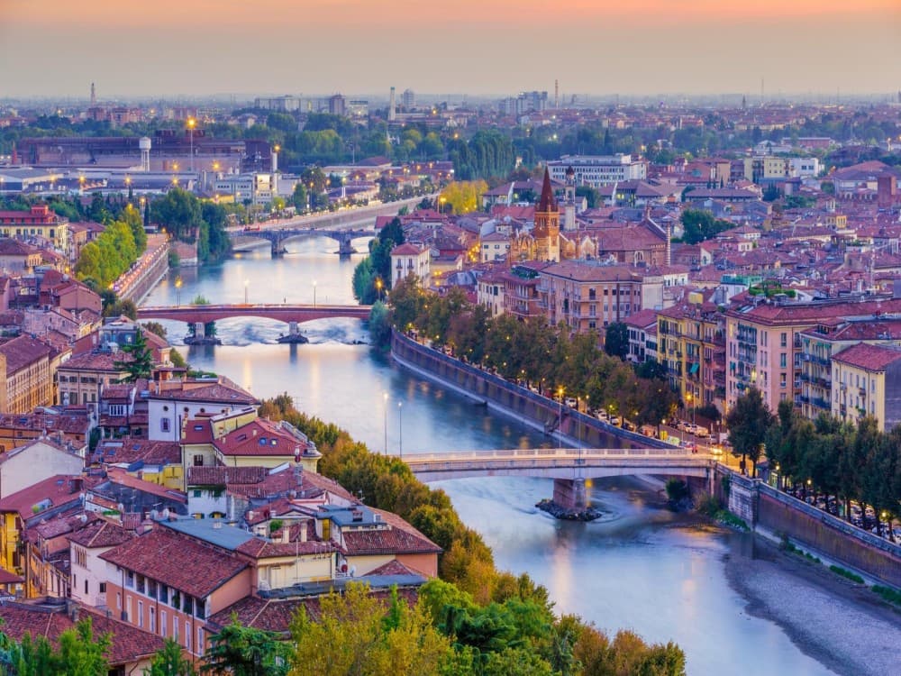 Piazzale Castel San Pietro