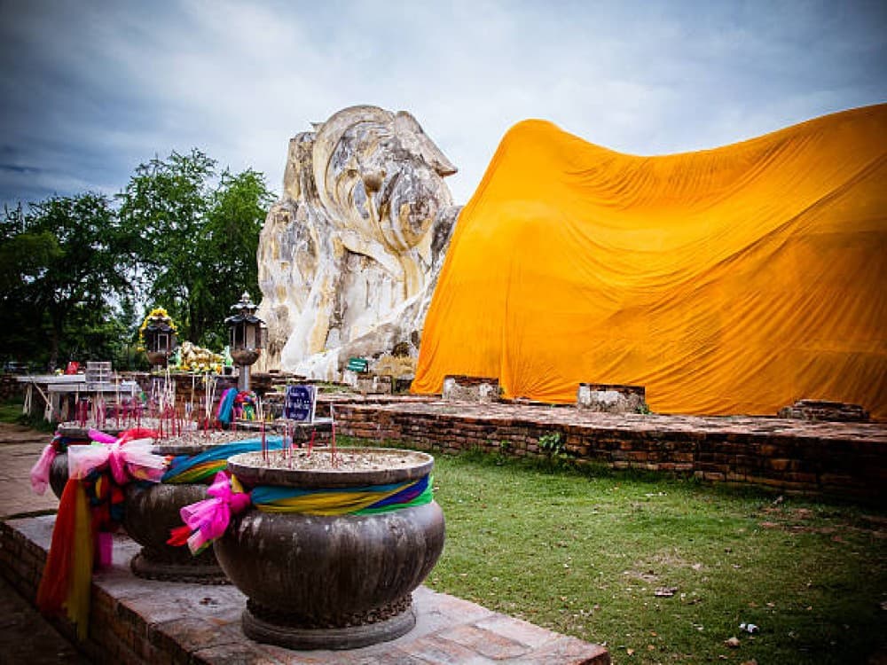 Temple of the Reclining Buddha (Wat Lokayasutharam)