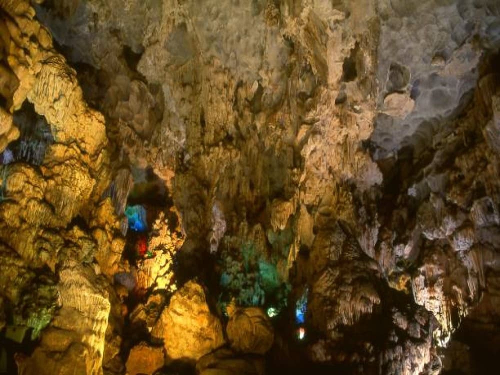 Dau Go Cave