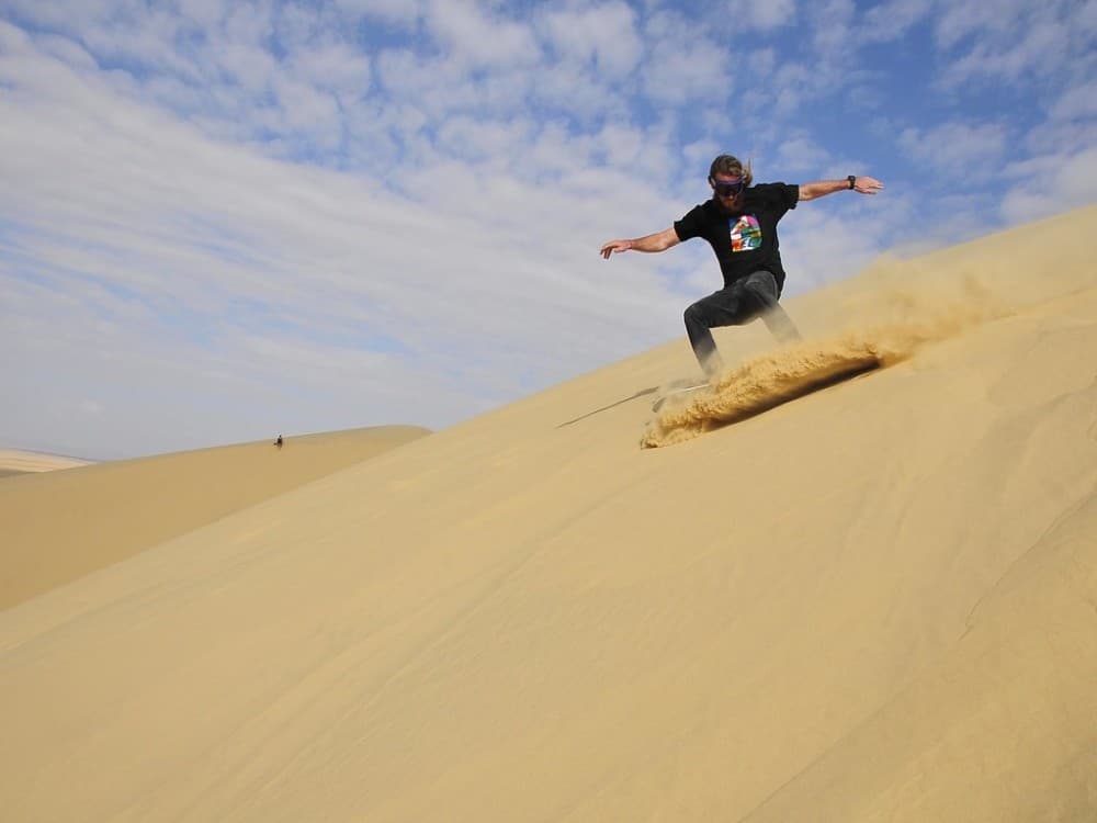 Sandana Sandboarding
