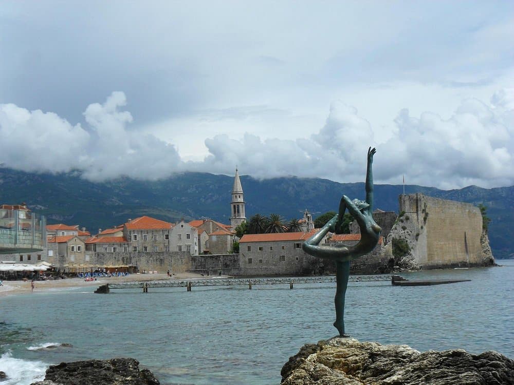 Budva Dancing girl