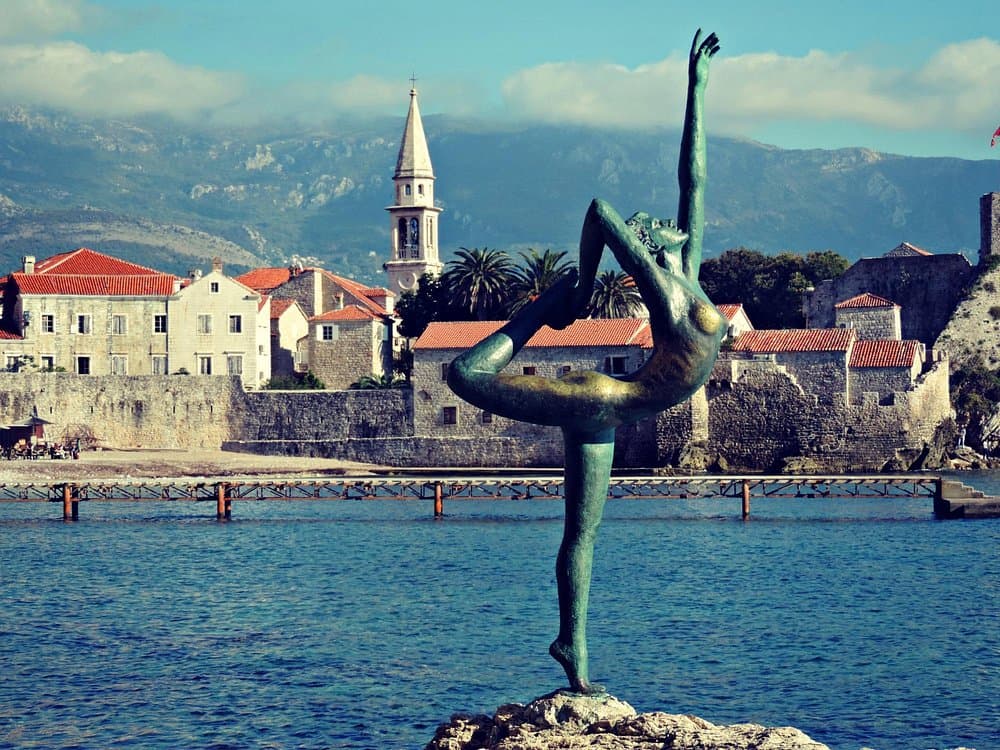 Budva Dancing girl