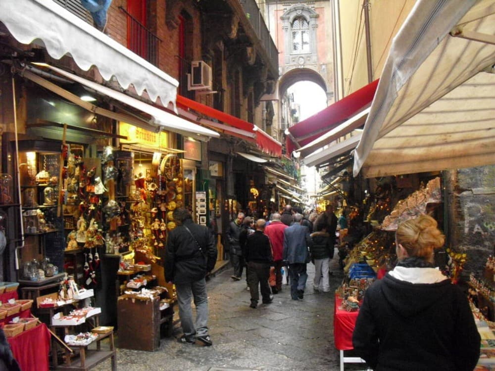 Naples : Via San Gregorio Armeno | ®ExcursionMania