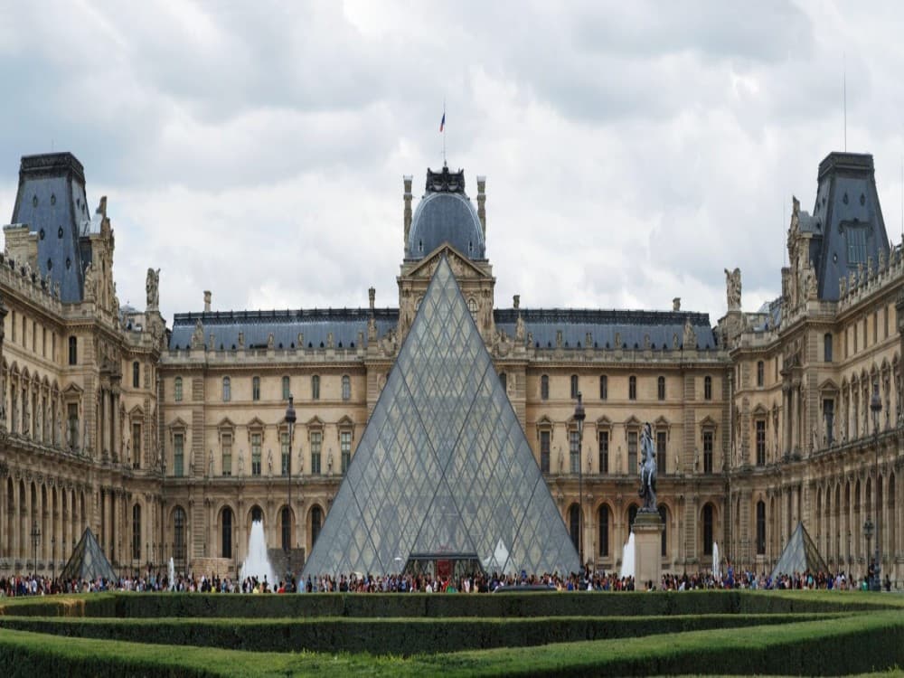 Louvre Museum