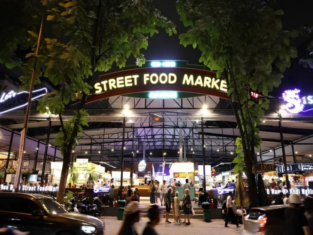 Ben Nghe Street Food