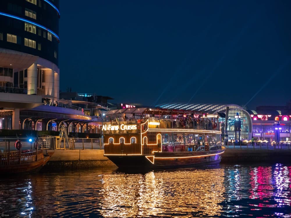 Dine on the Waves: The Best Dining Cruises in Dubai