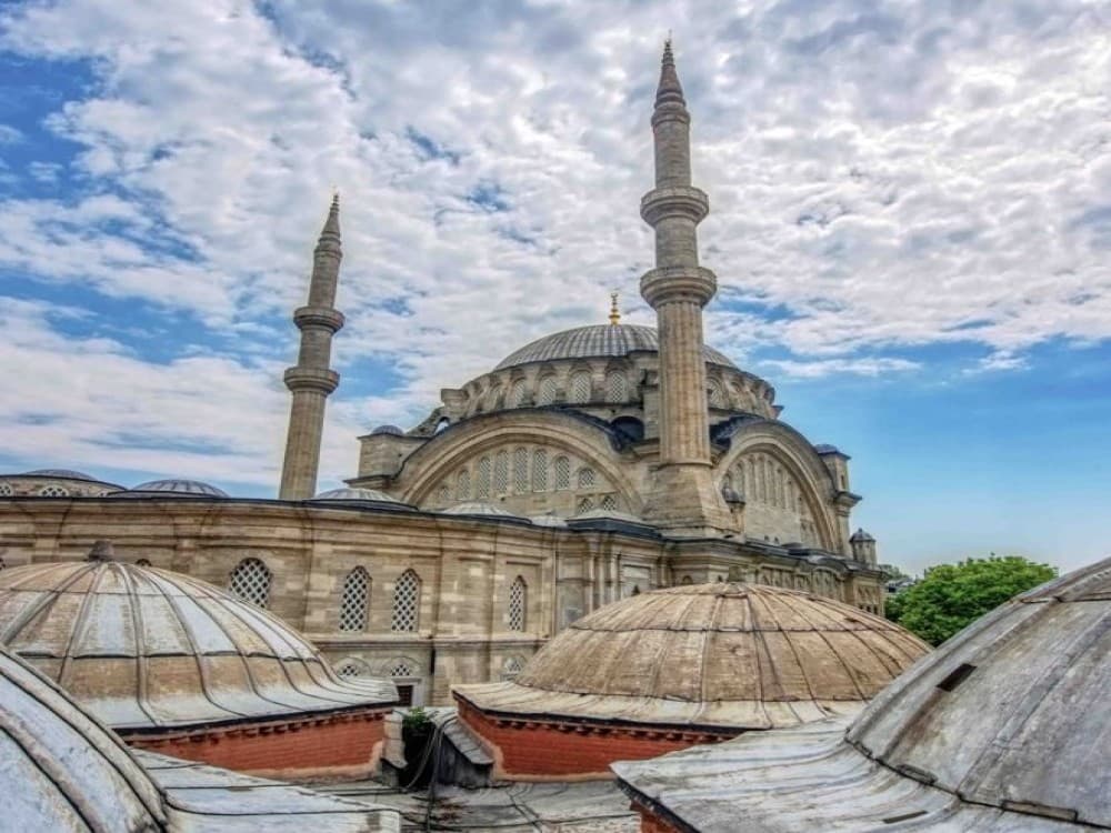 Nuruosmaniye Mosque