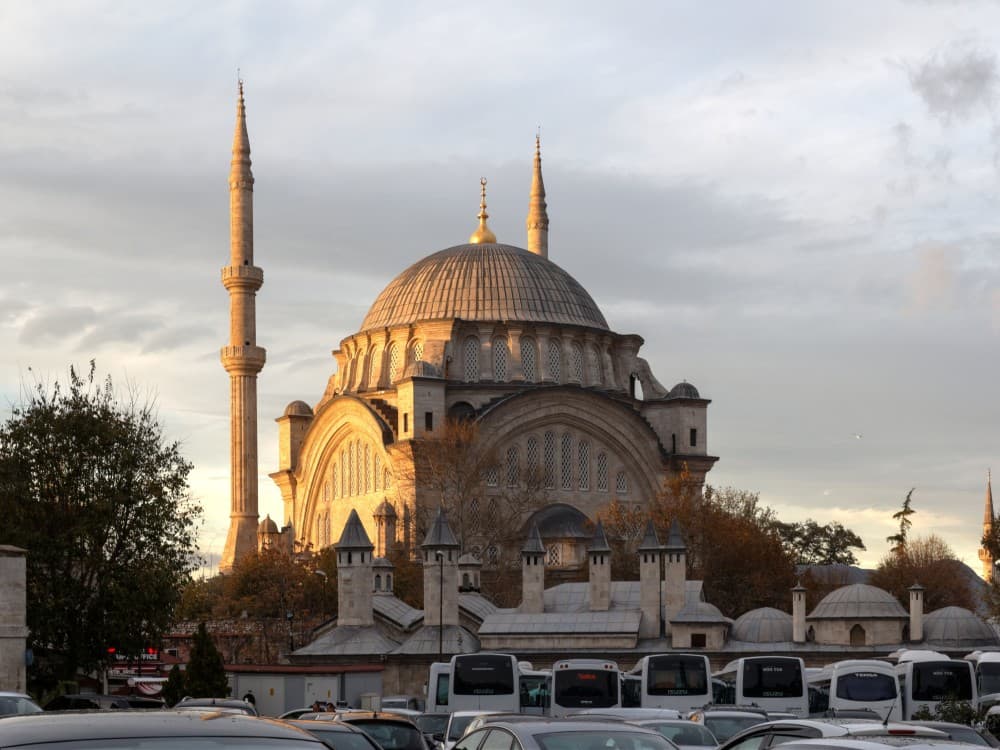 Istanbul: Nuruosmaniye Mosque | ®ExcursionMania