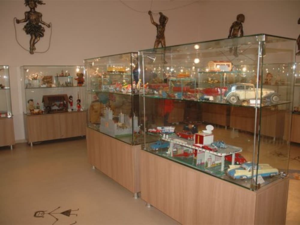Umran Baradan Toy Museum