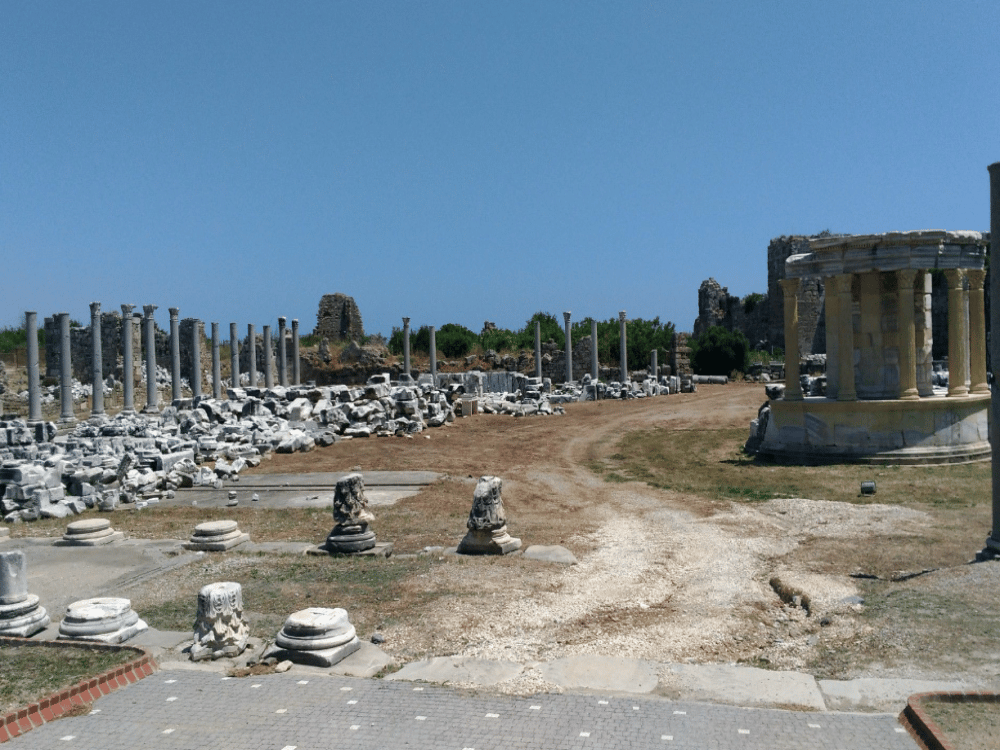 Side: Tyche Tapinagi | ®ExcursionMania