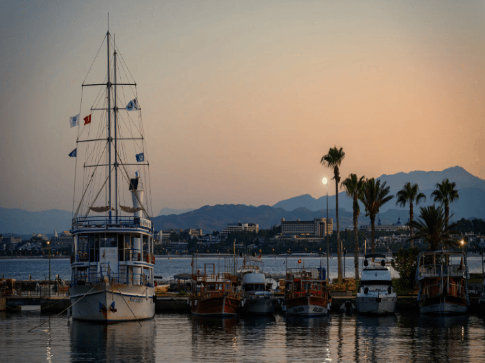 Side: Side Harbour | ®ExcursionMania