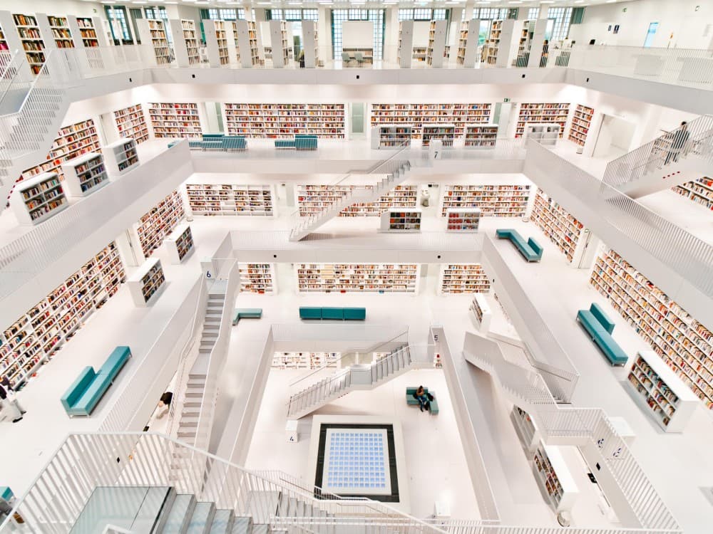 Stuttgart: Public Library Stuttgart | ®ExcursionMania