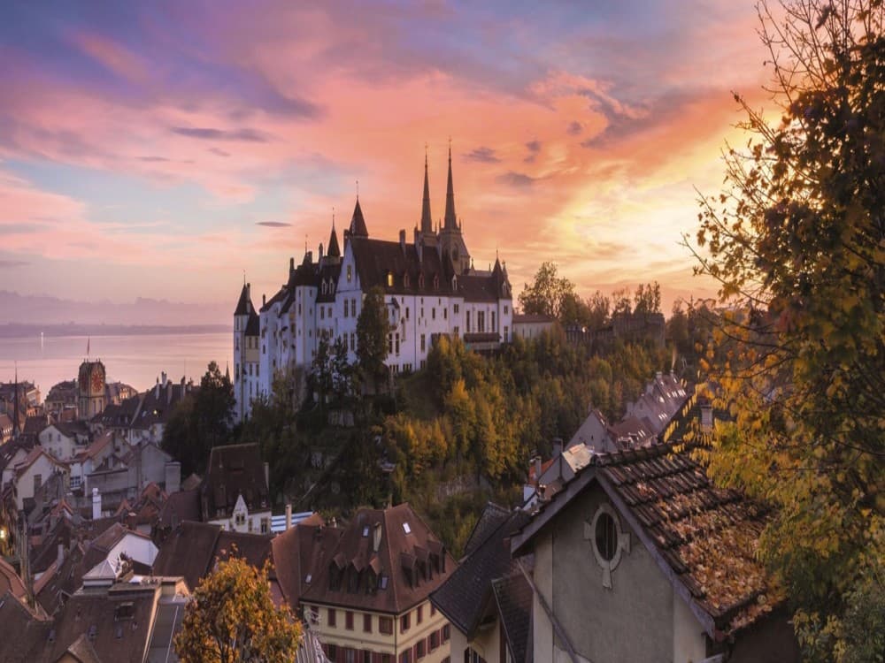 Manchester: Château de Neuchâtel | ®ExcursionMania