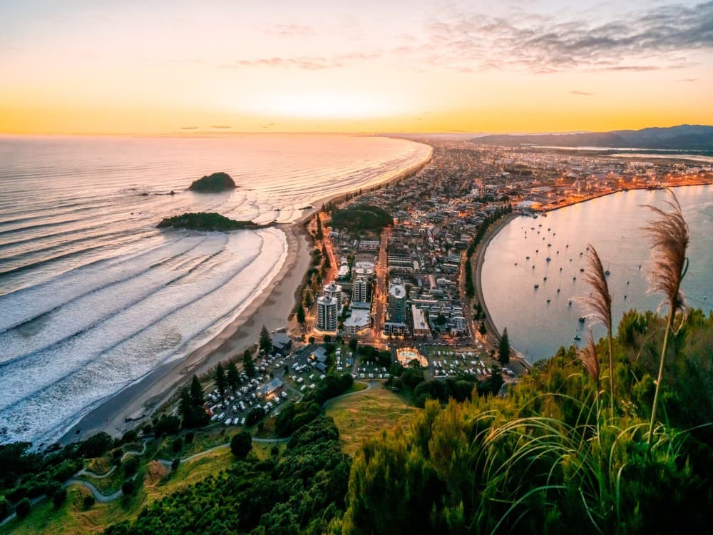 Tauranga: Mount Maunganui Base Track | ®ExcursionMania