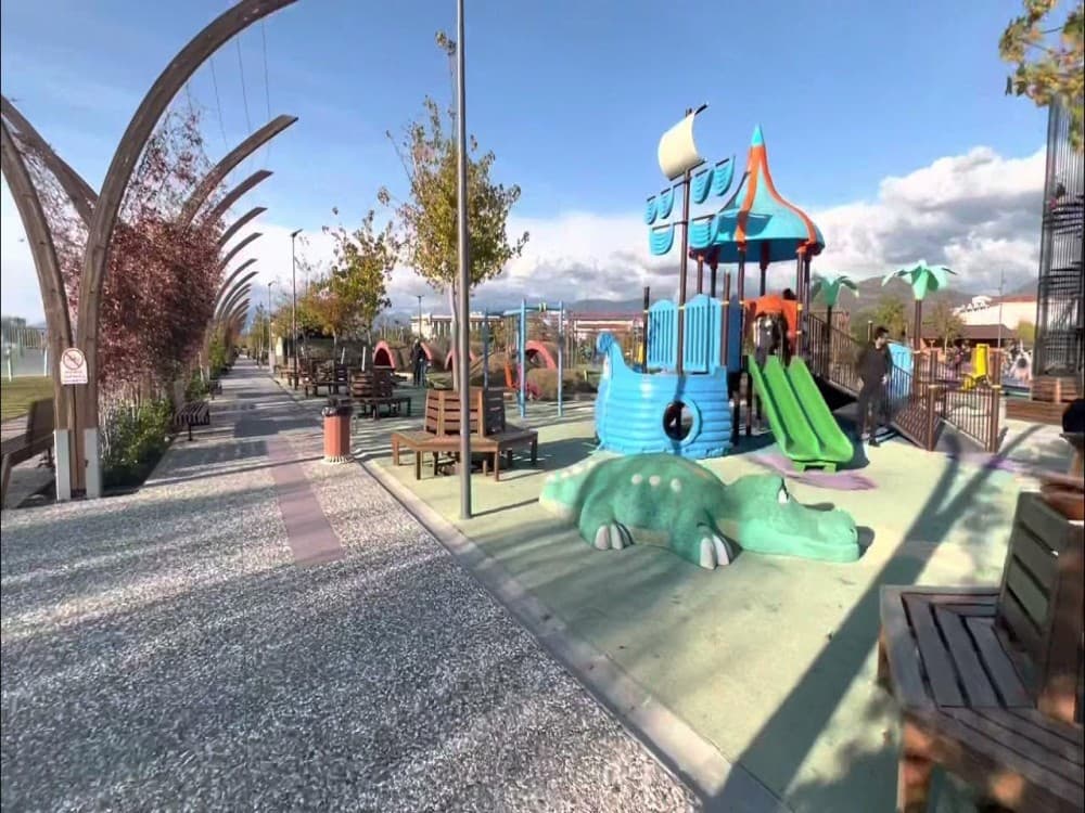 Sehit Fethi Bey Parkı