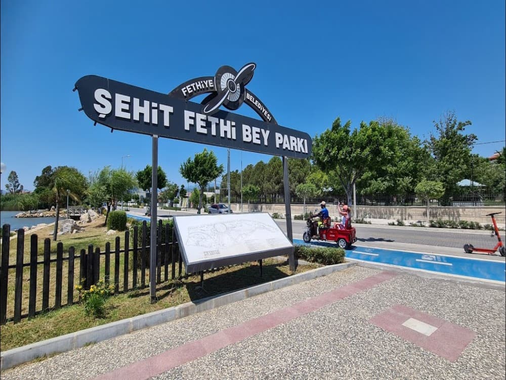 Sehit Fethi Bey Parkı