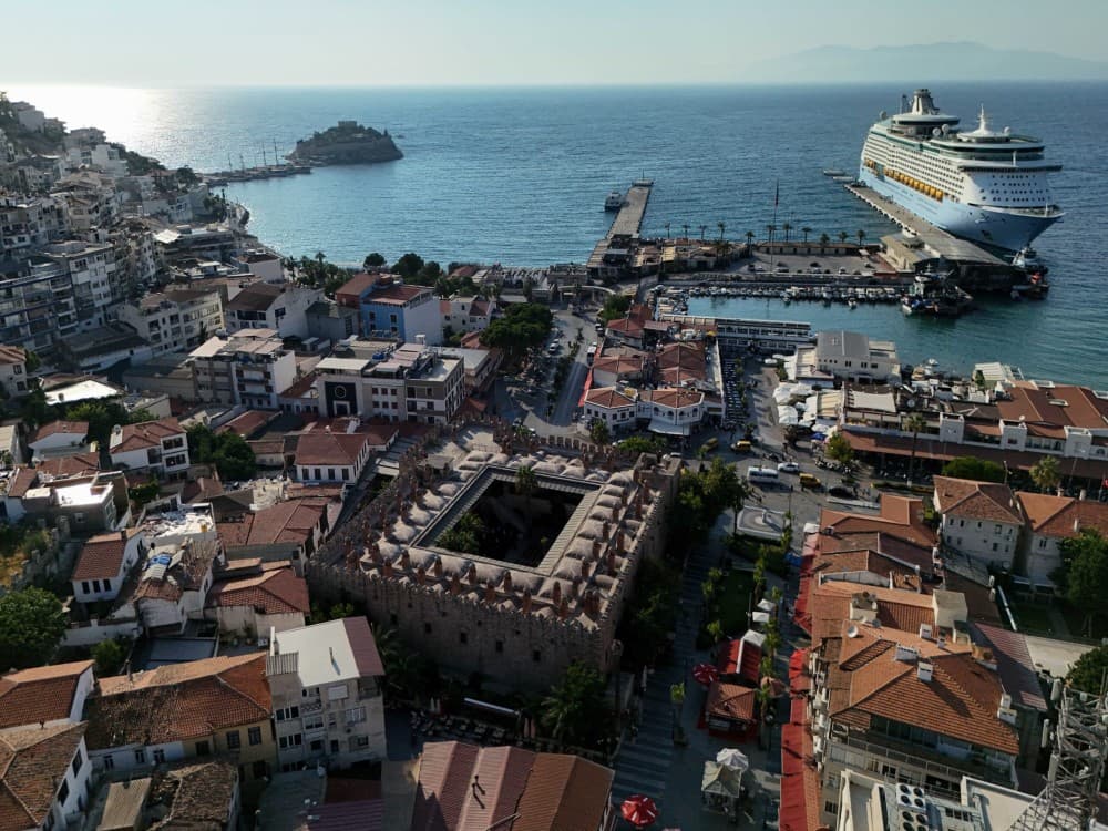 Kuşadası: Okuz Mehmed Pasha Caravanserai | ®ExcursionMania