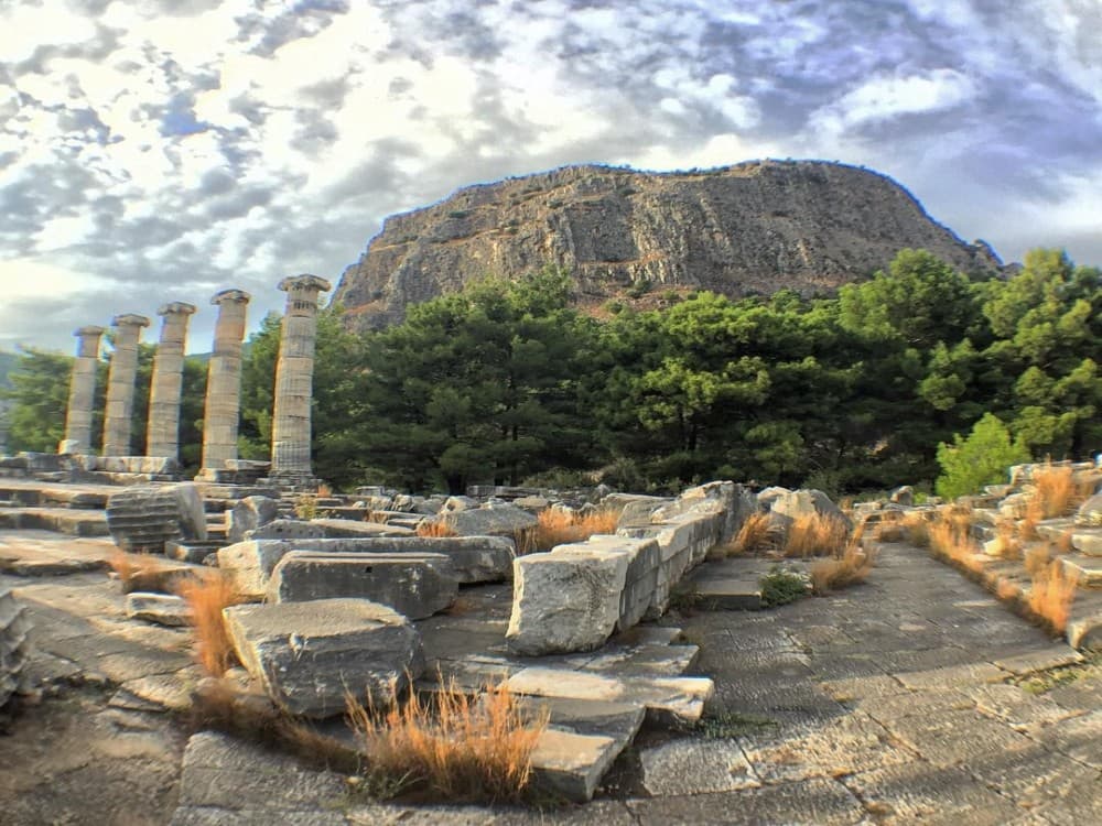 Altinkum: Priene Ancient City | ®ExcursionMania
