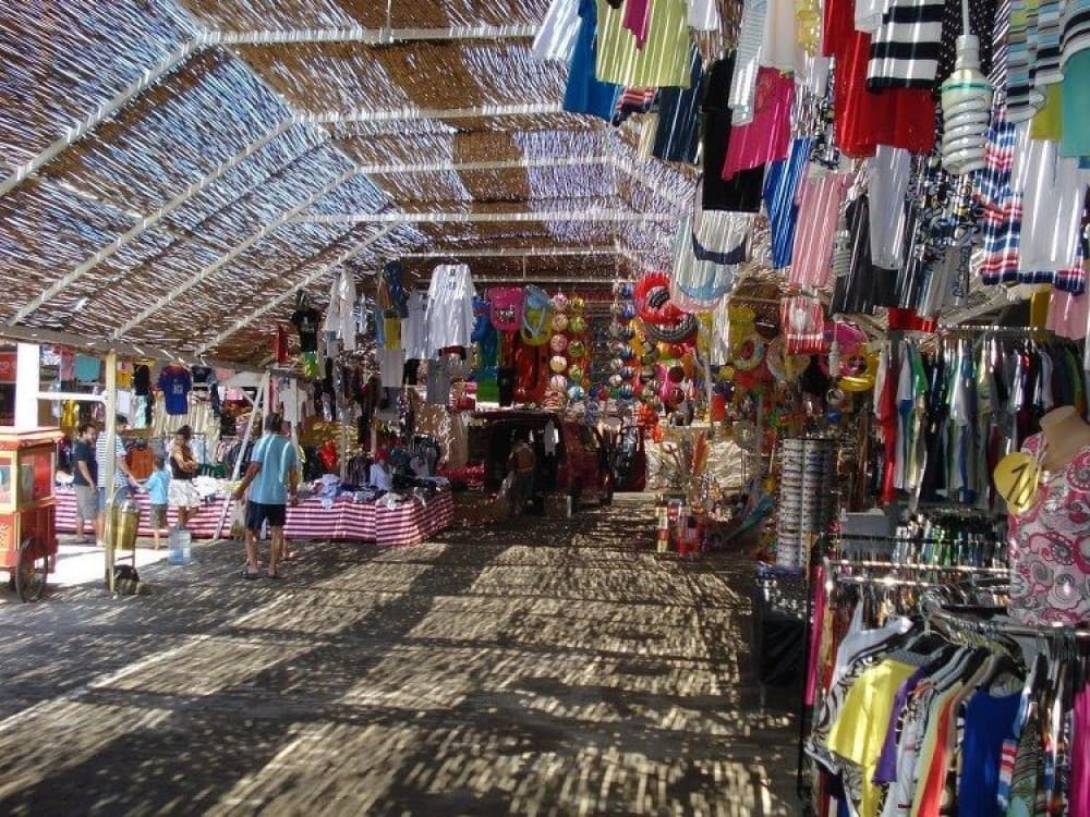 Is Altinkum good for shopping?