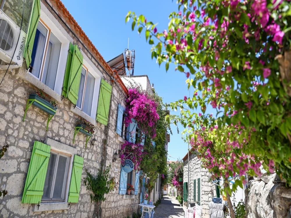 What is there to do in Çeşme Izmir?