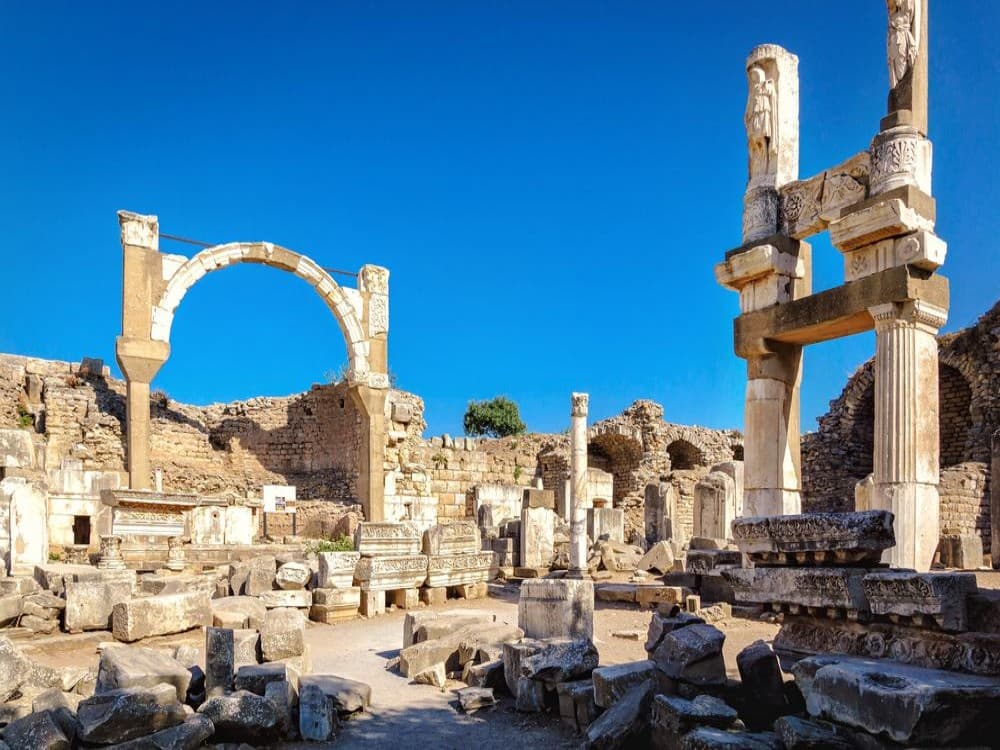 What is Kusadasi famous for?