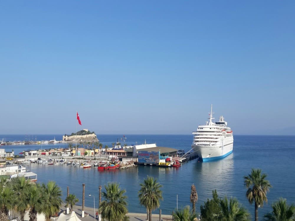 How many days does it take to visit Kuşadası?