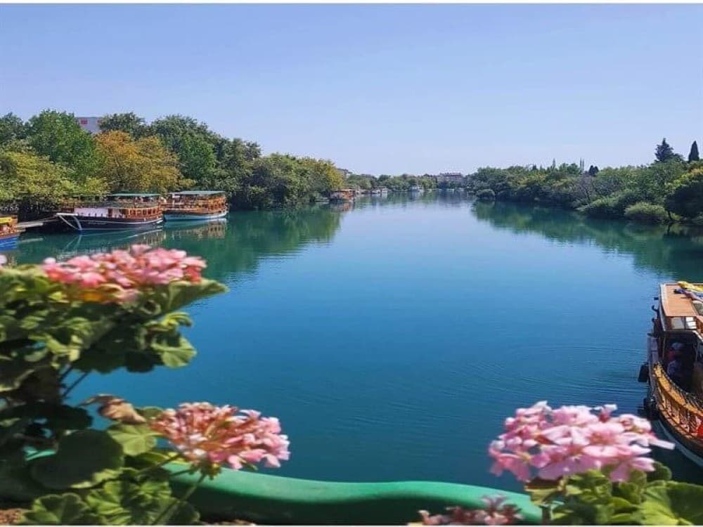 Is there much to do in Manavgat?