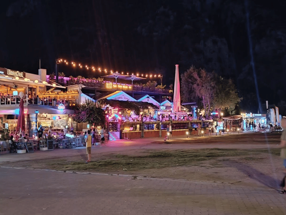 Is There Nightlife in Ölüdeniz?