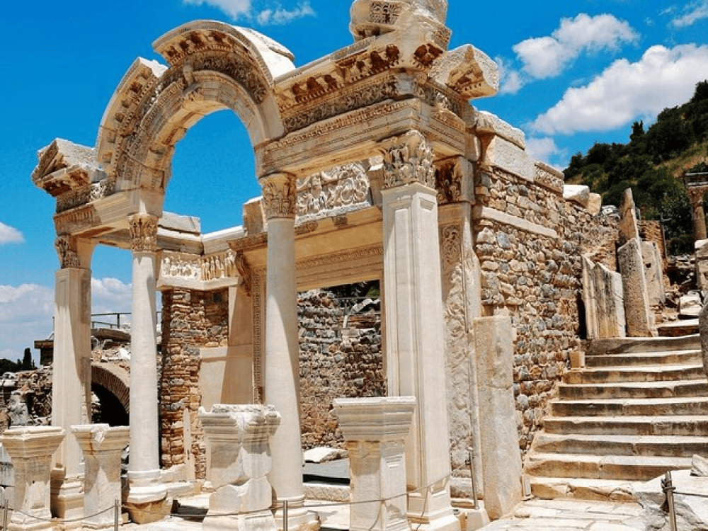 Is Selçuk Near Ephesus?