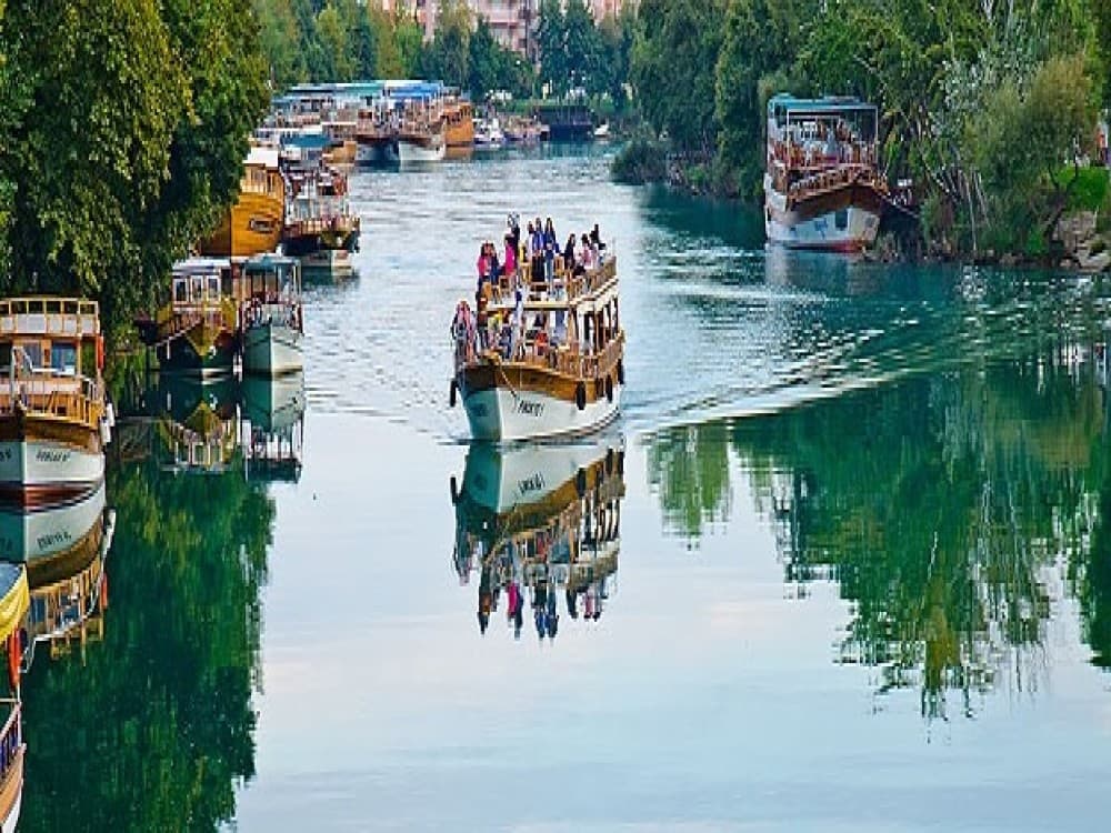 Is Manavgat lively?