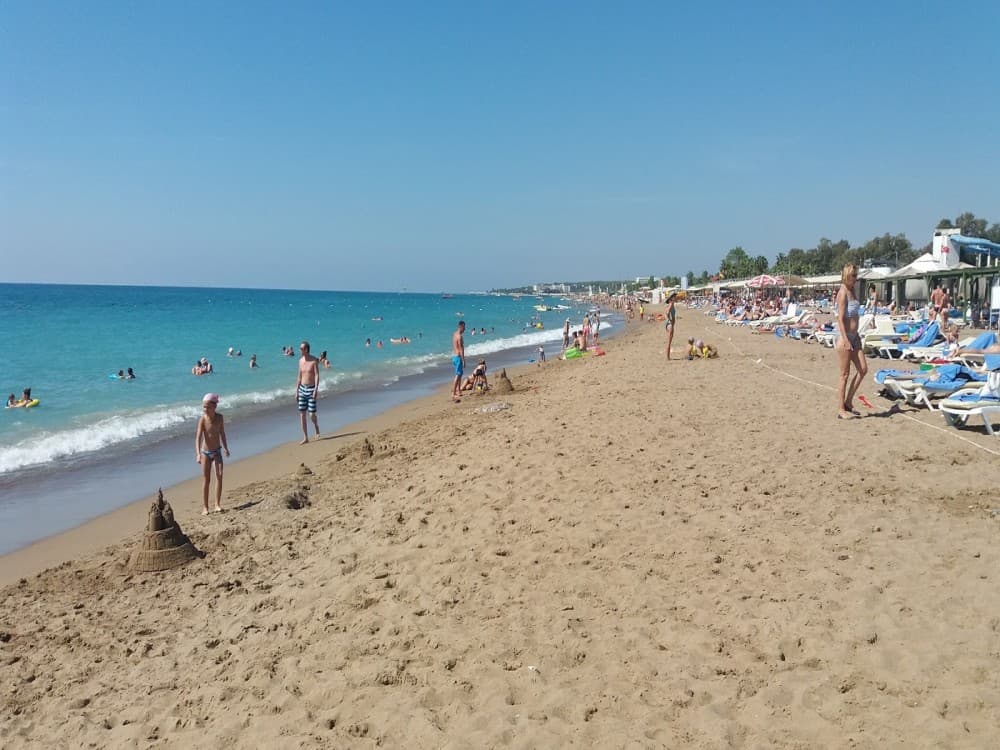 Does Manavgat have a beach?