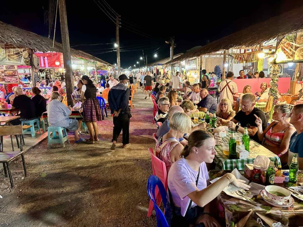 What to do in Khao Lak at night?