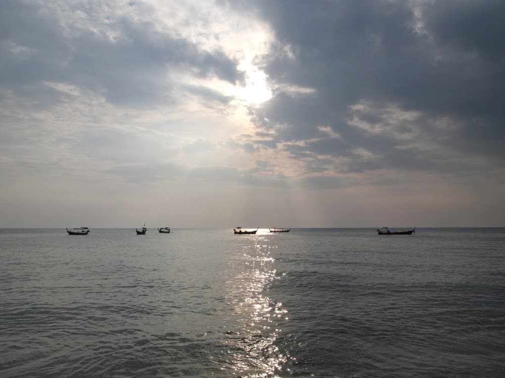 Can you swim in the sea at Khao Lak?